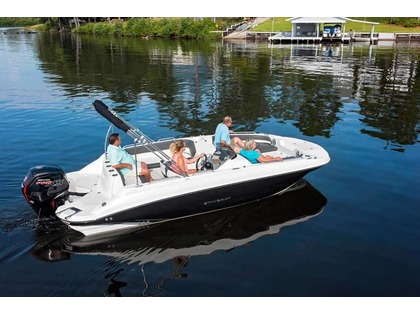 North Country Marine Legend Boats Stingray Boats Triumph Boats Dealer Kingston Belleville Brockville Ontario New Used Bow Riders Center Console Cuddy Cabins Cabin Cruisers Deck Boats Fishing Boats Pontoon Boats Runabouts Outboard Motors