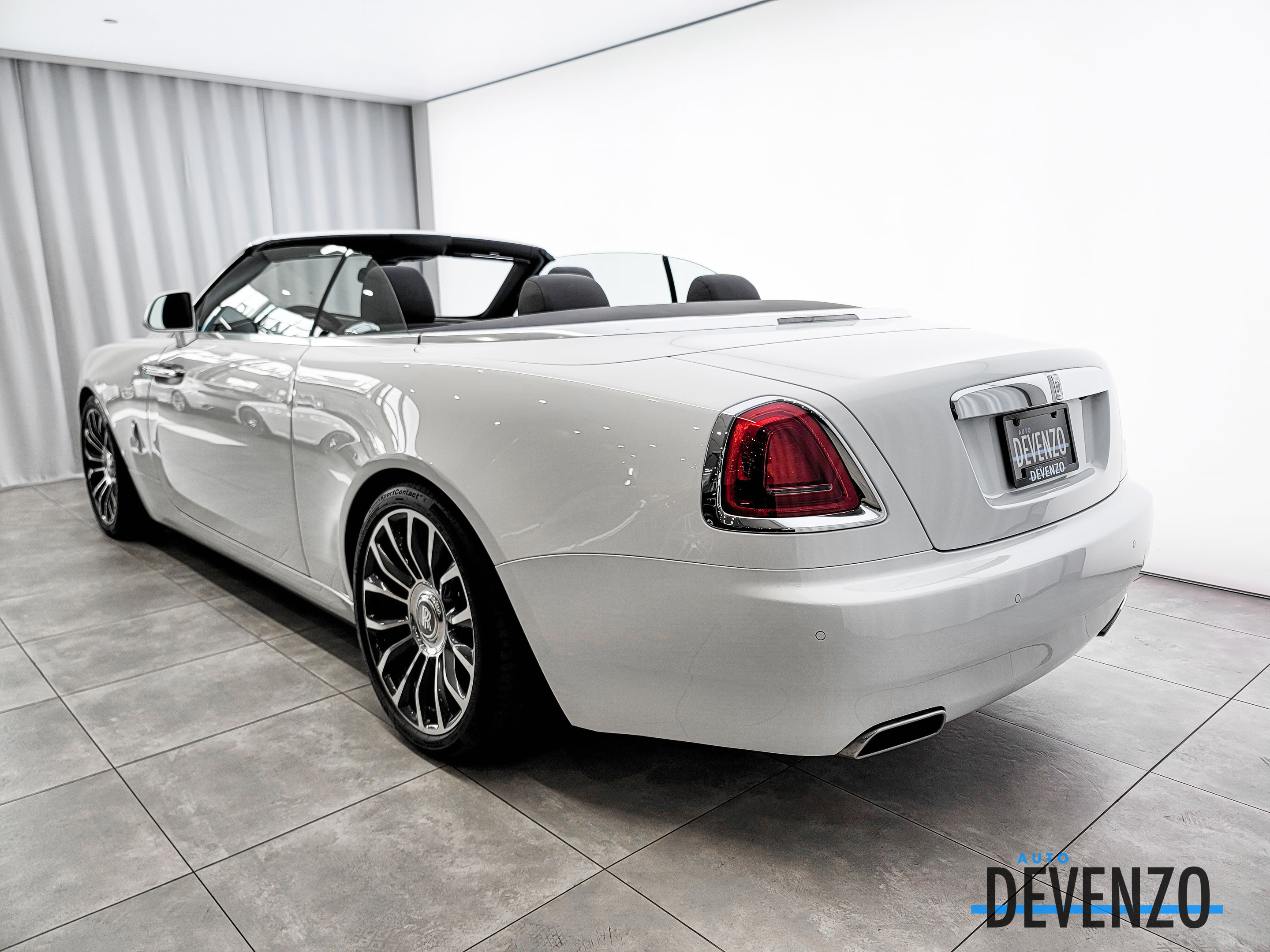 2019 Rolls-Royce Dawn Convertible complet