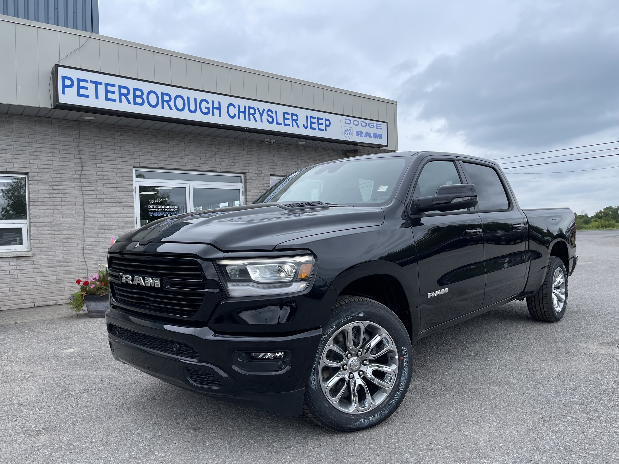 2023 RAM 1500 in Peterborough, ON - Peterborough Chrysler Plymouth Ltd ...