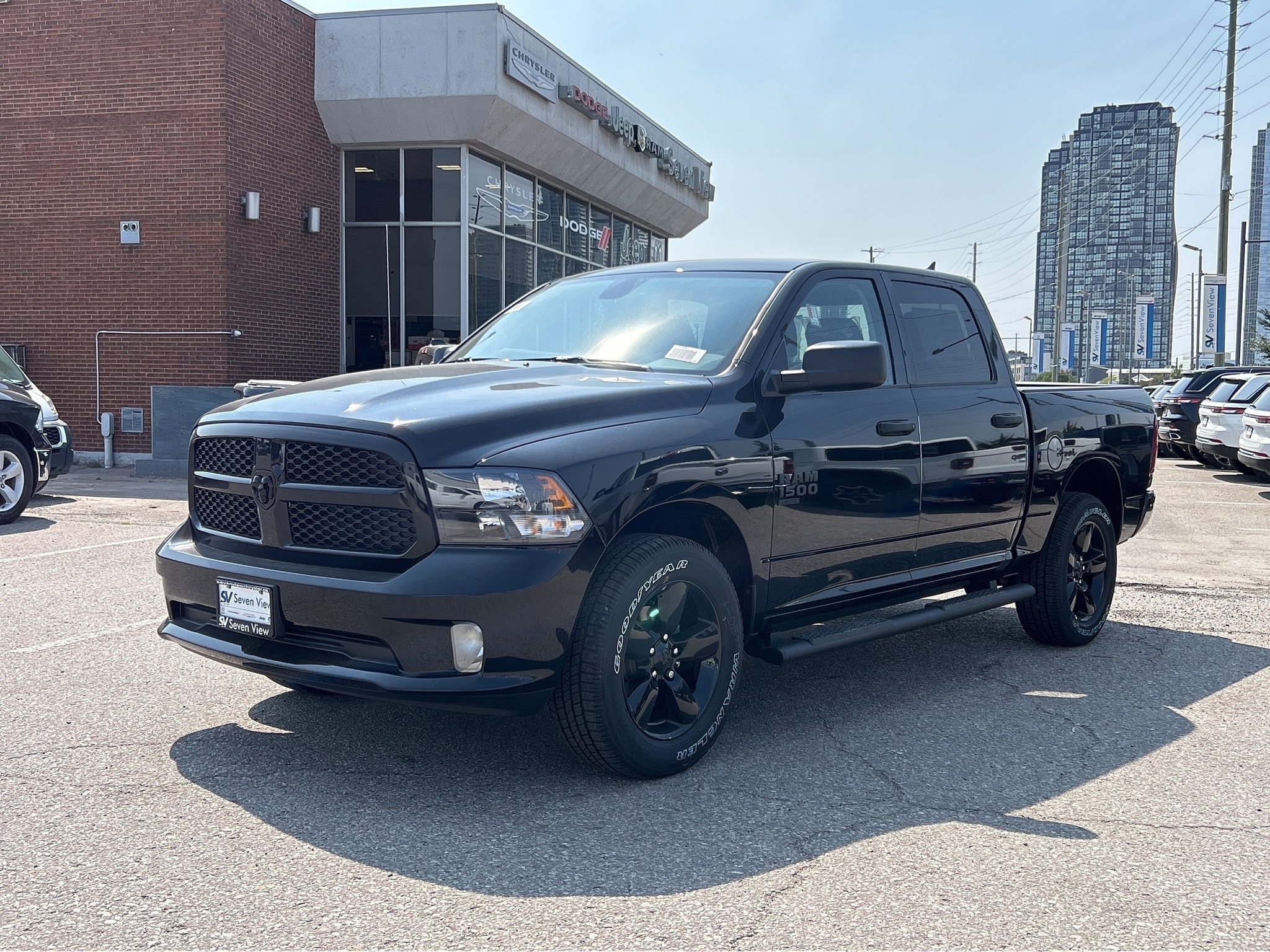 2023 RAM 1500 Classic in Vaughan, ON - Seven View Chrysler ...