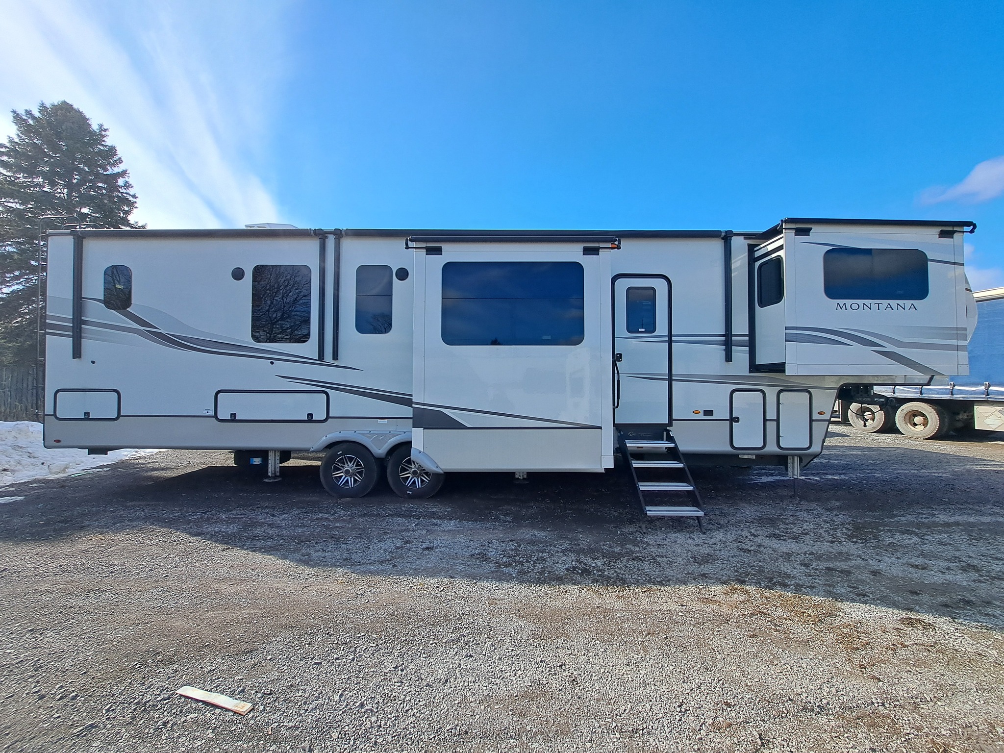 2022 Montana by Keystone 3763BP in Stouffville, ON | McKenzie RV ...